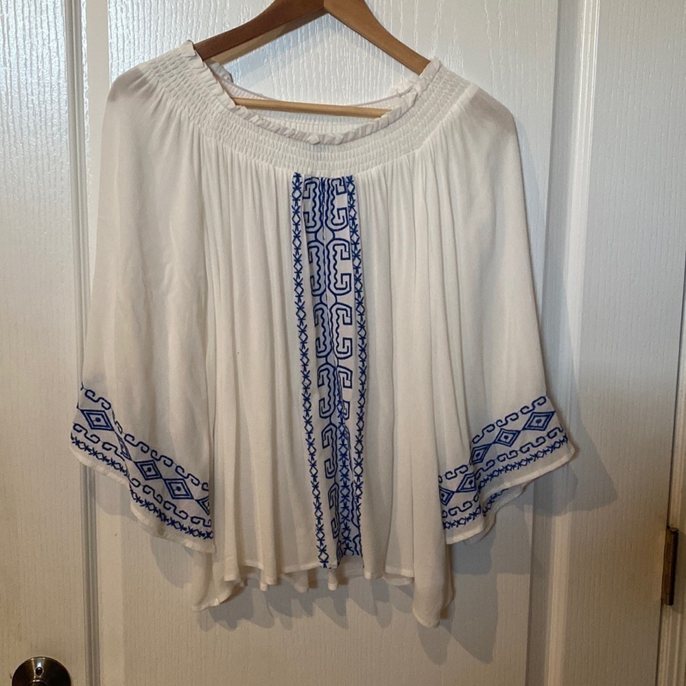 TCEC size M 3/4 bell sleeve  off shoulder or regular top